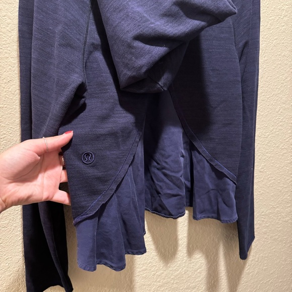 Lululemon Pull Me Over Hoodie size 6 Dark Purple - Picture 4 of 8